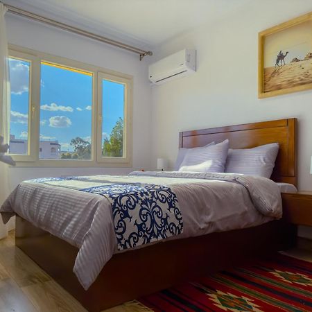 Royal Crown Hotel Giza Pyramids View Kafrat al Jabal Bagian luar foto