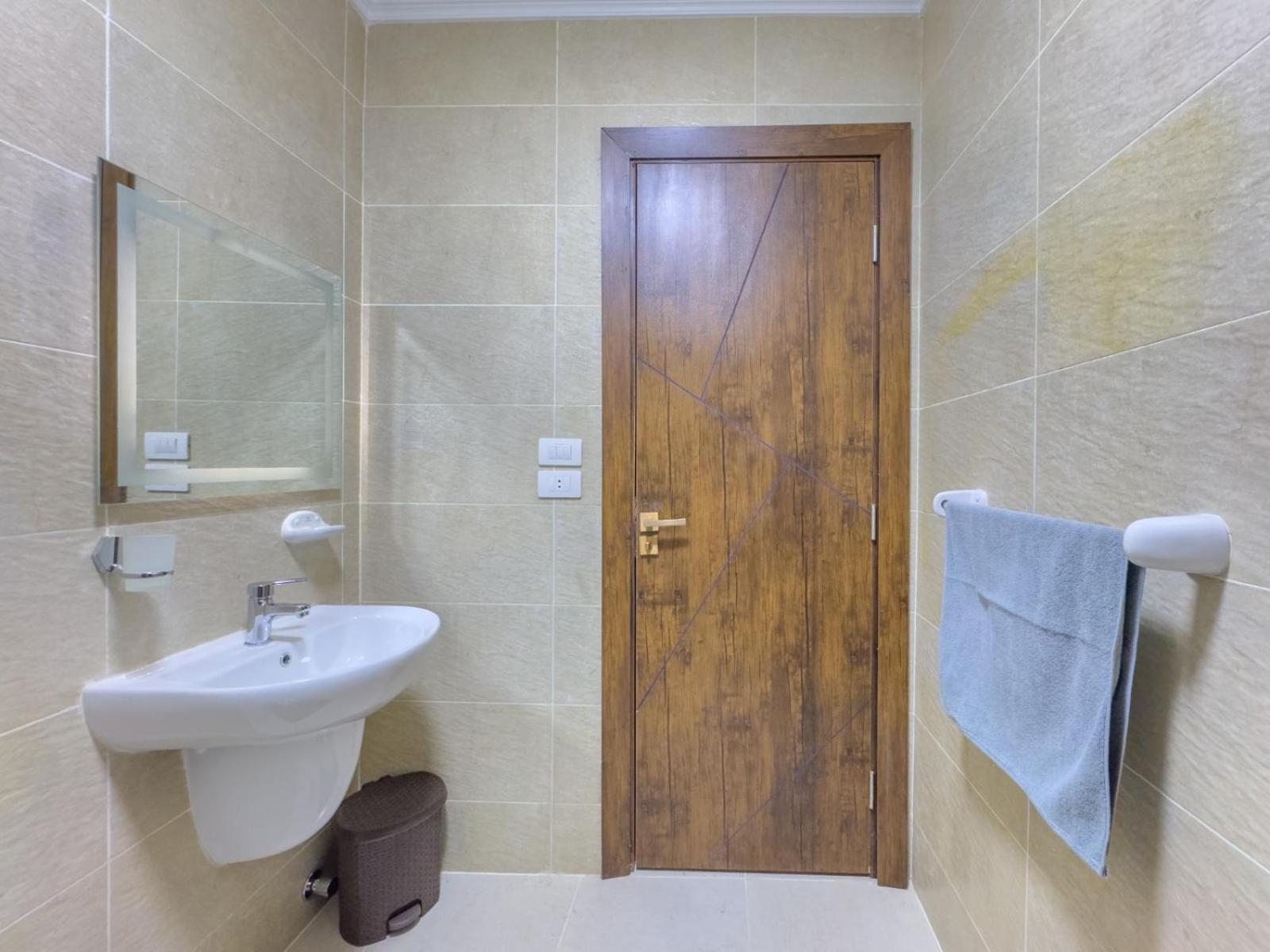 Royal Crown Hotel Giza Pyramids View Kafrat al Jabal Bagian luar foto