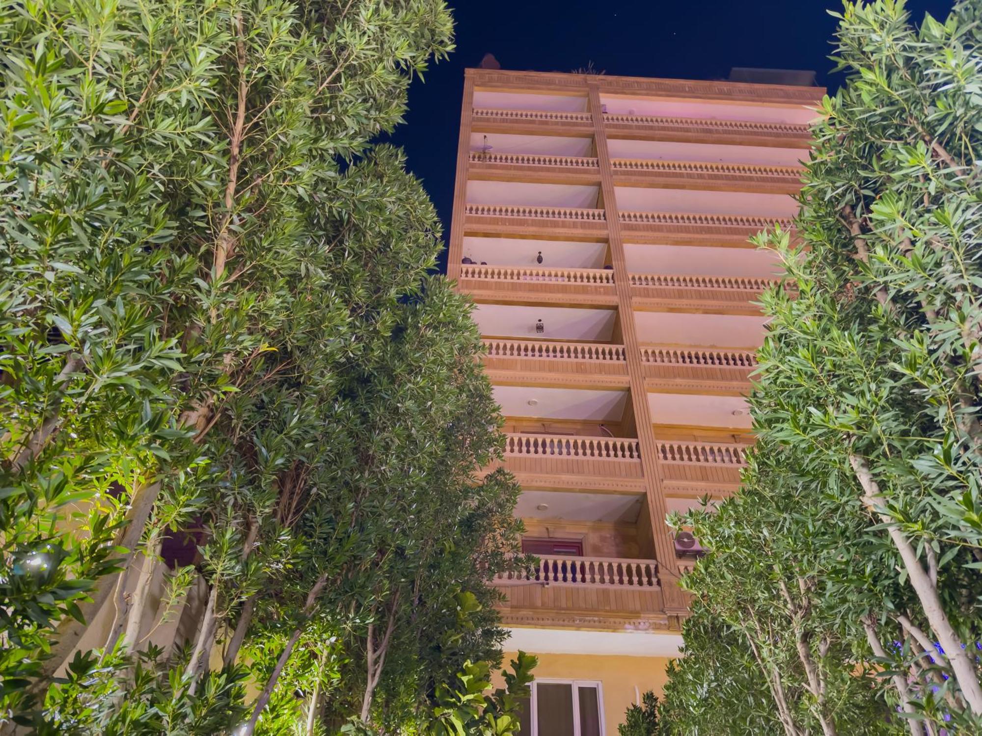 Royal Crown Hotel Giza Pyramids View Kafrat al Jabal Bagian luar foto