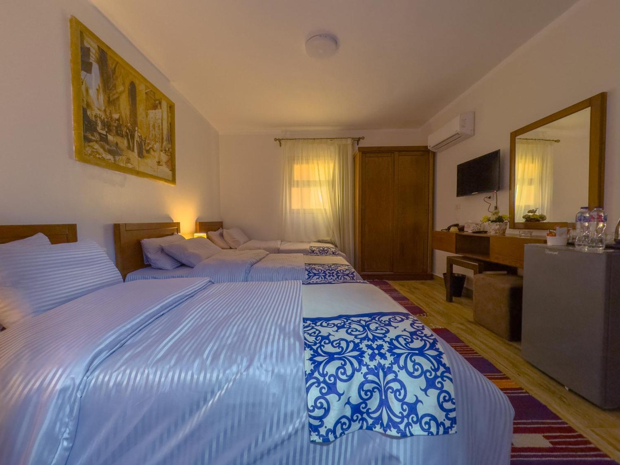 Royal Crown Hotel Giza Pyramids View Kafrat al Jabal Bagian luar foto