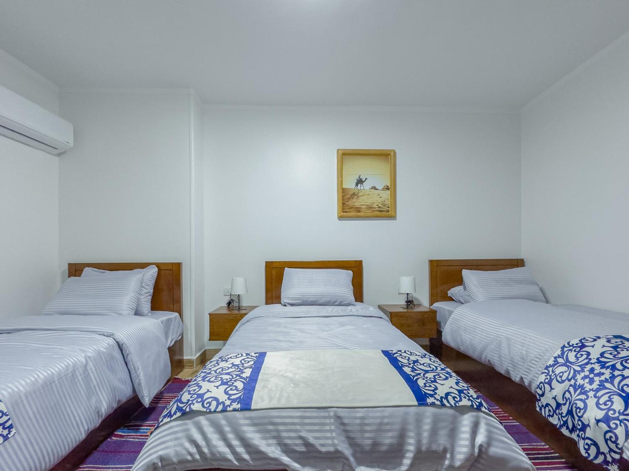 Royal Crown Hotel Giza Pyramids View Kafrat al Jabal Ruang foto