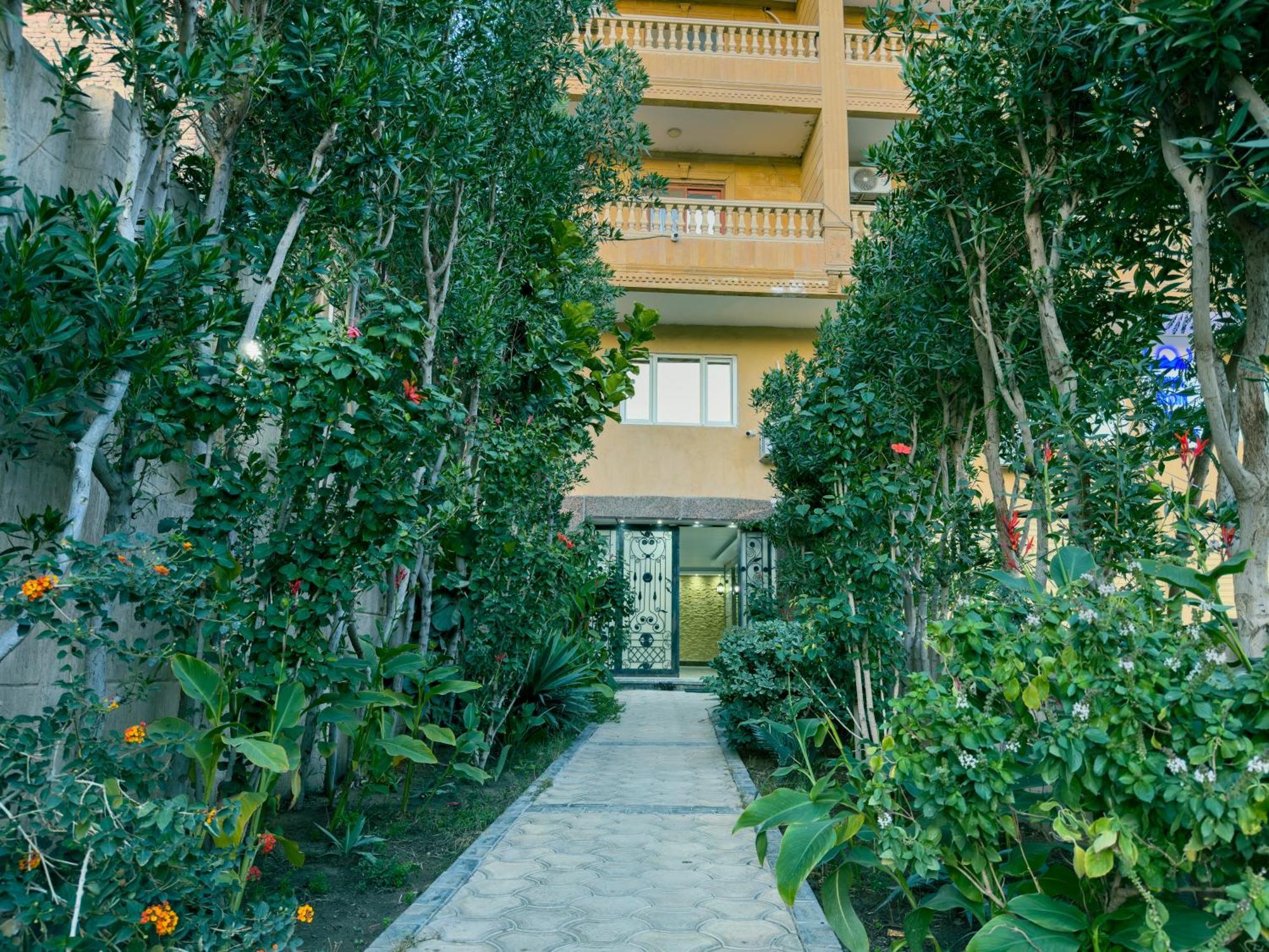 Royal Crown Hotel Giza Pyramids View Kafrat al Jabal Bagian luar foto