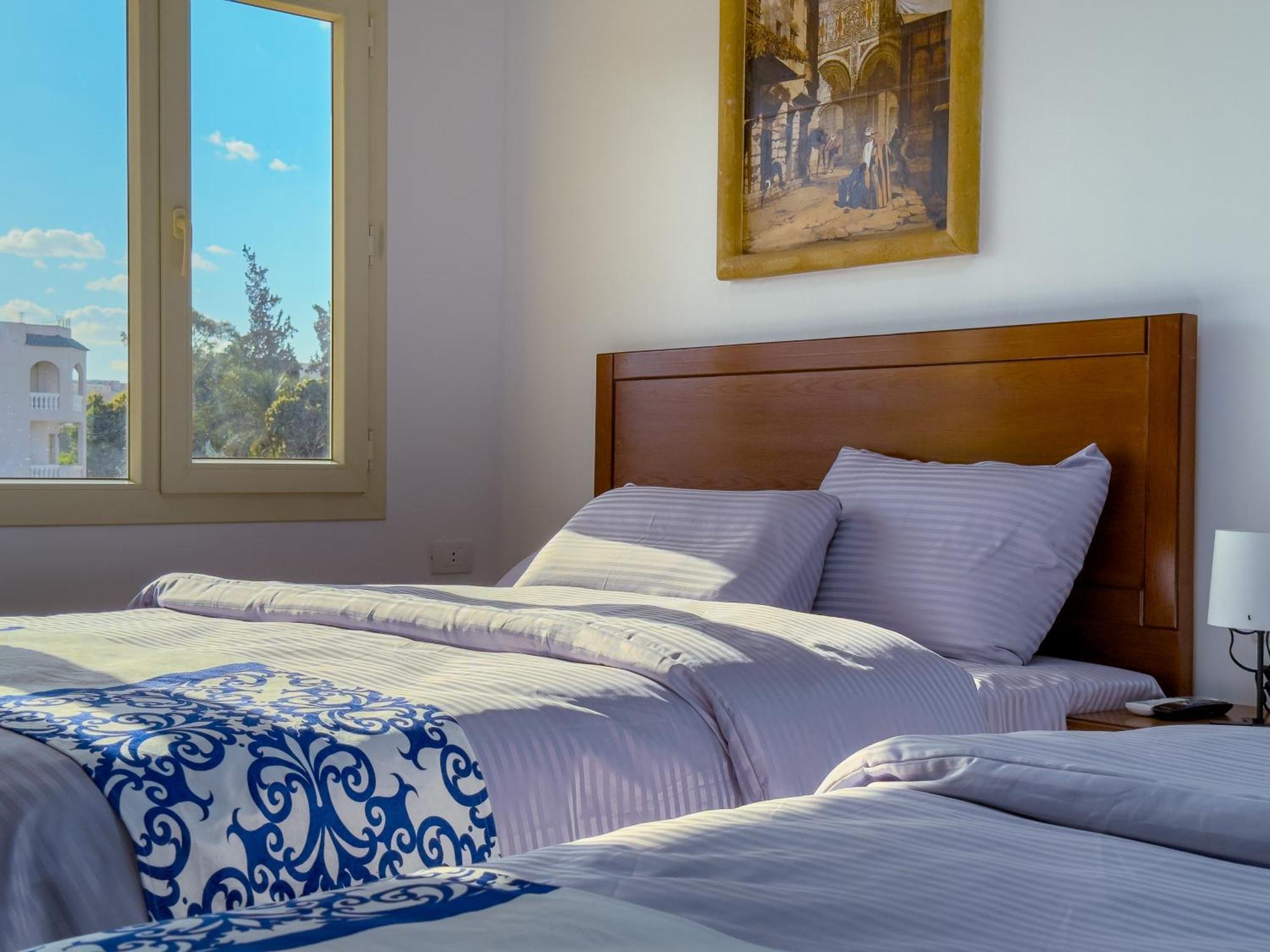 Royal Crown Hotel Giza Pyramids View Kafrat al Jabal Bagian luar foto